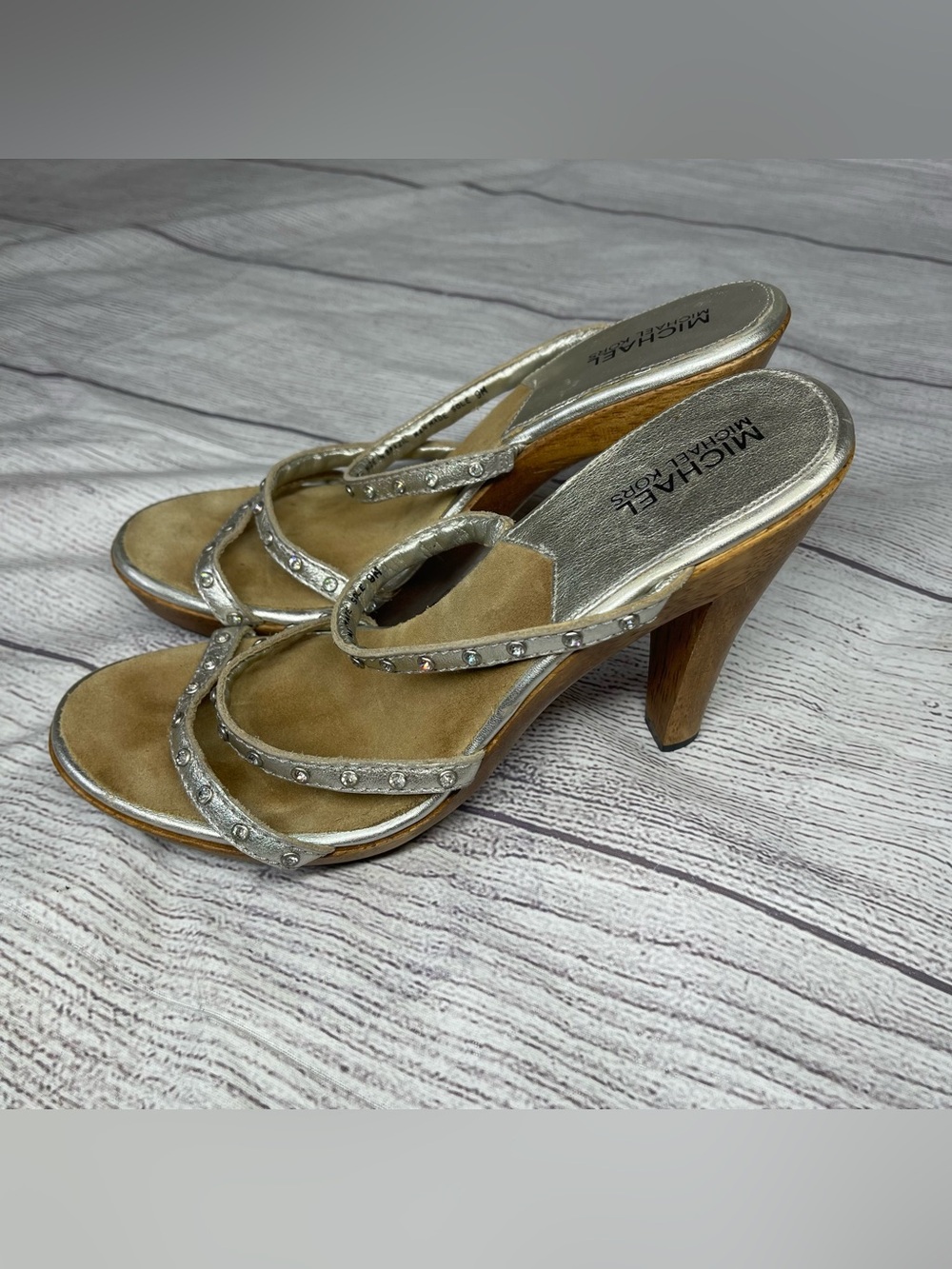 Michael Kors Women’s 9 Silver Leather Straps Wooden Heels - Picture 4 of 6